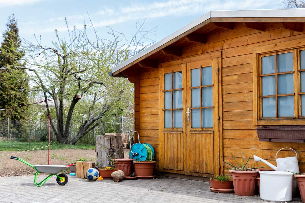 Cómo aislar una caseta de madera